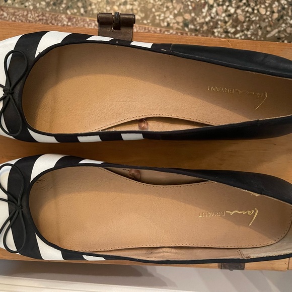 Lane Bryant Flats - Picture 4 of 6